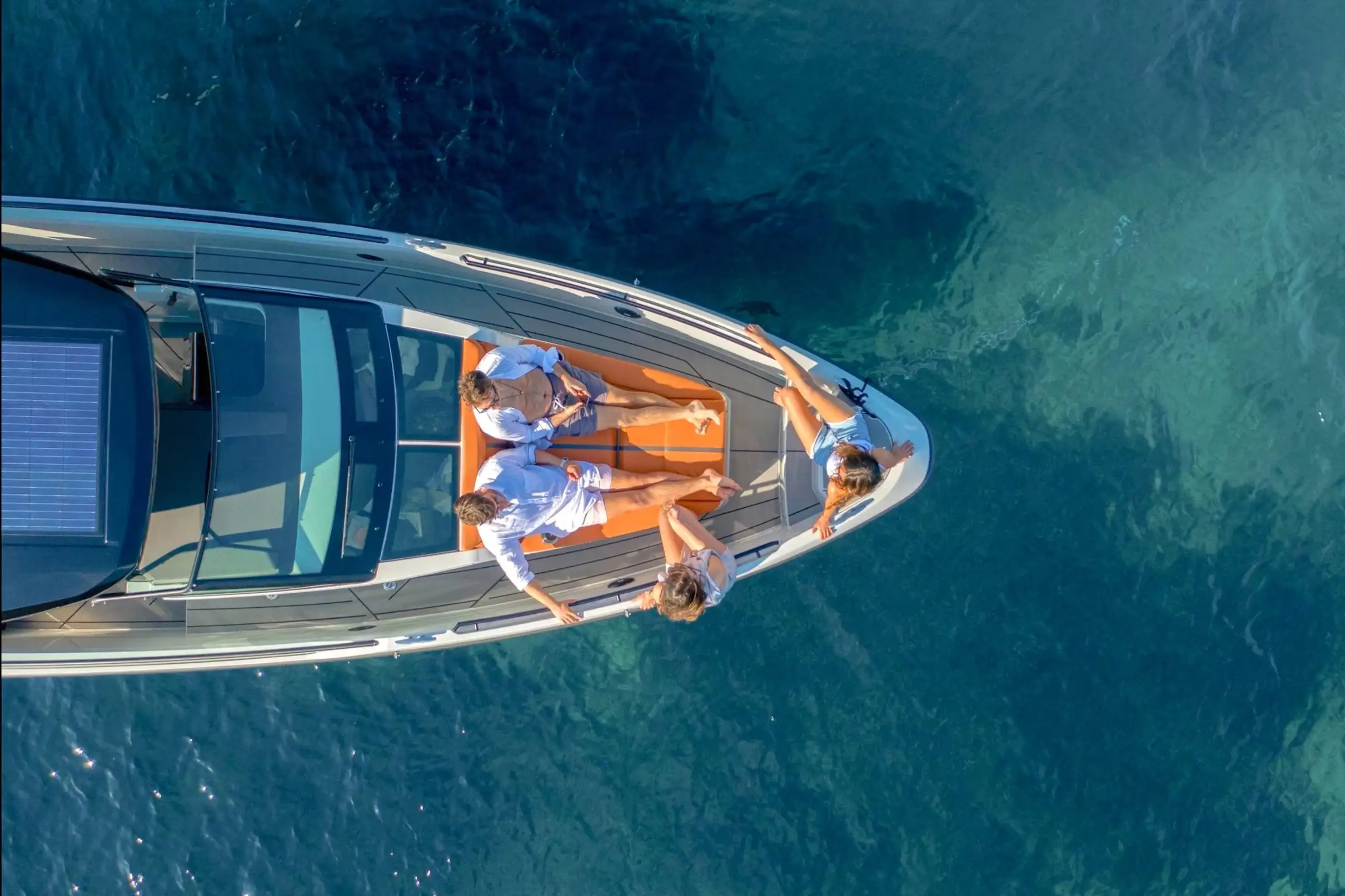 Expérience en yacht privé de luxe à Cannes : Saxdor 320 GTO
