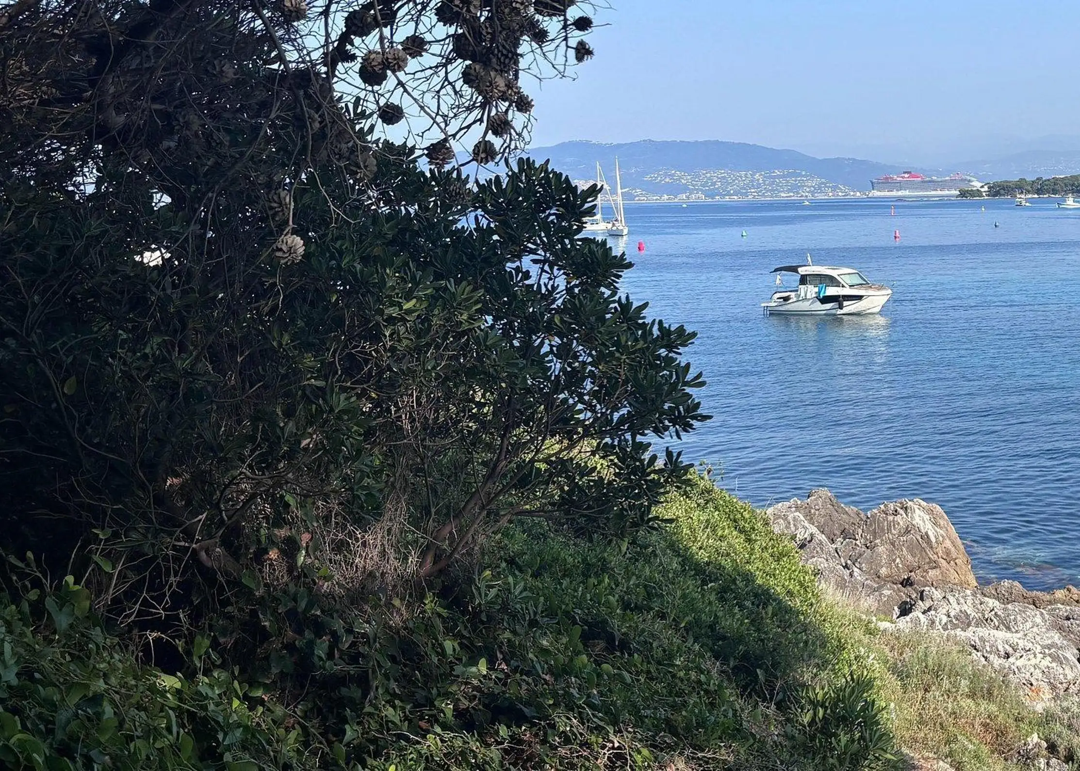 Depuis Nice : sortie en bateau privée vers Monaco - Cannes - Menton
