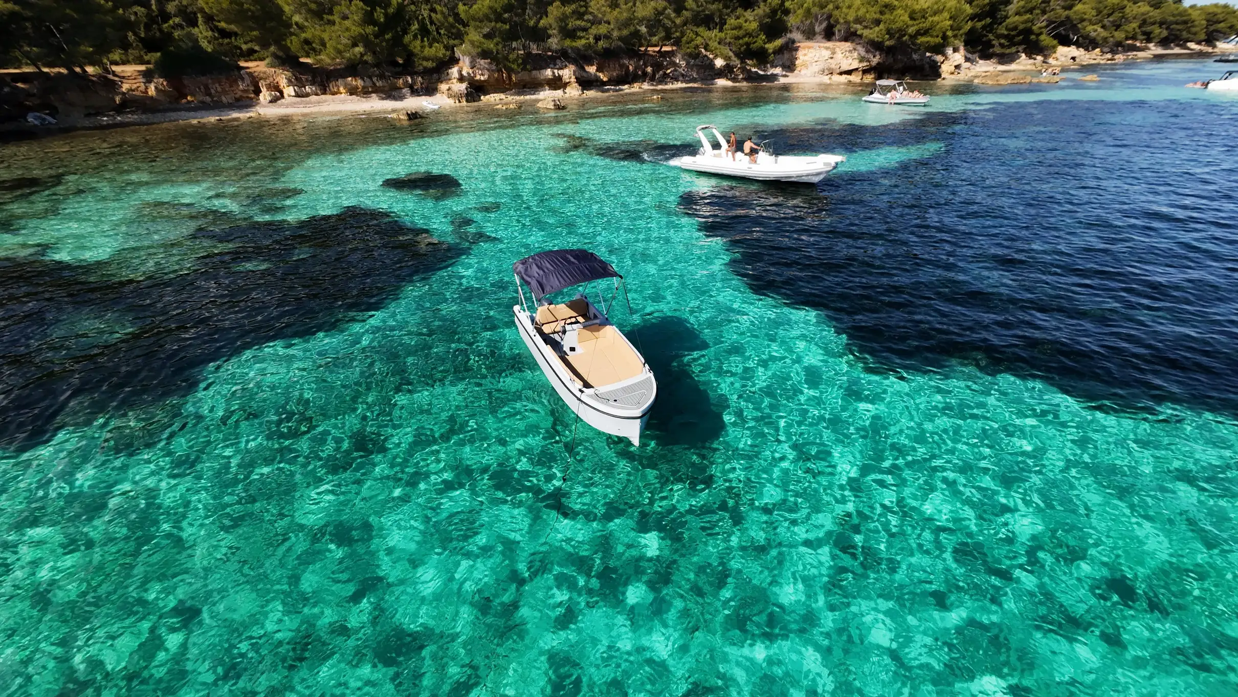Excursion en bateau sans permis vers les îles de Lérins CANNES