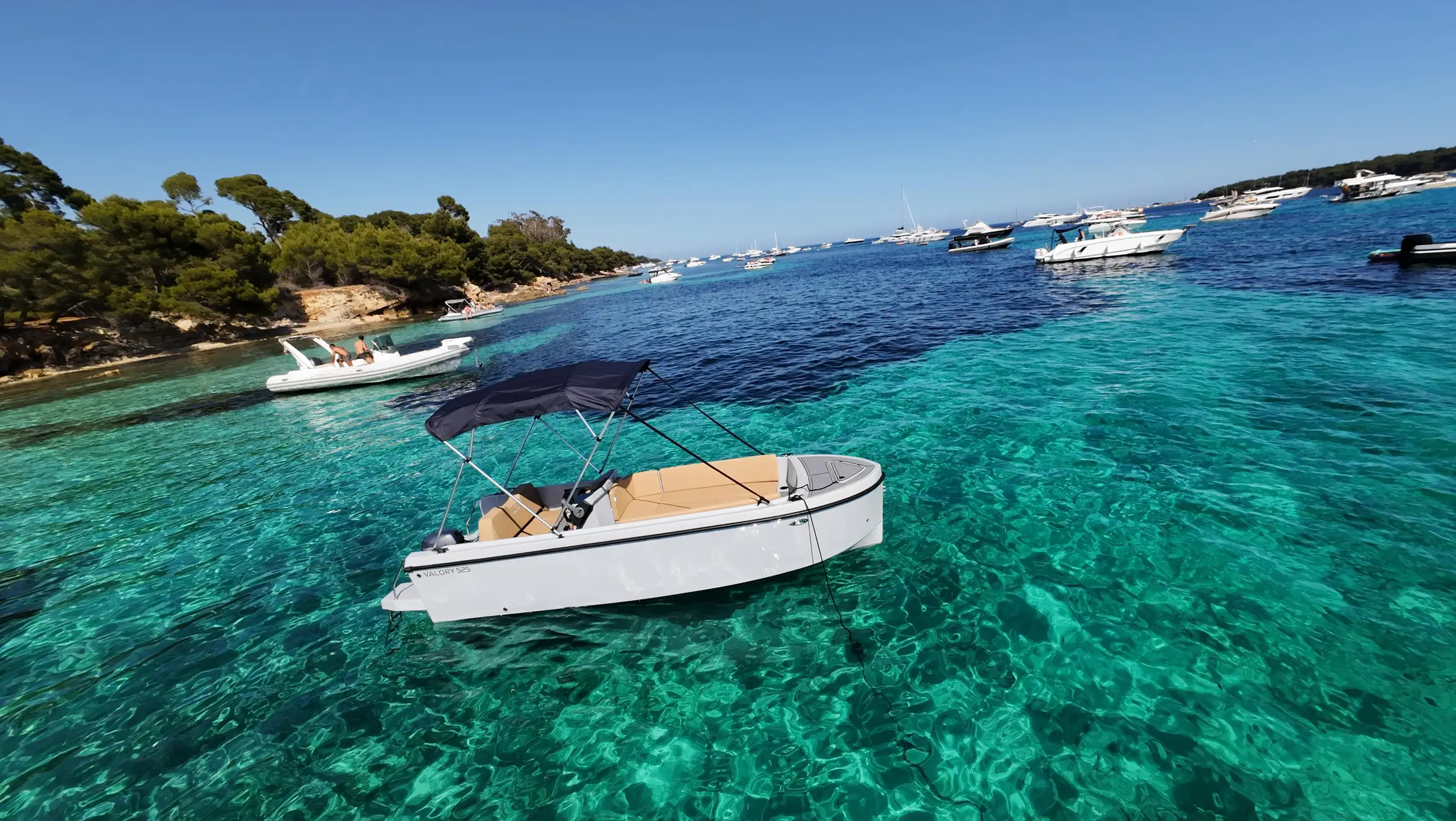 Excursion en bateau sans permis vers les îles de Lérins CANNES