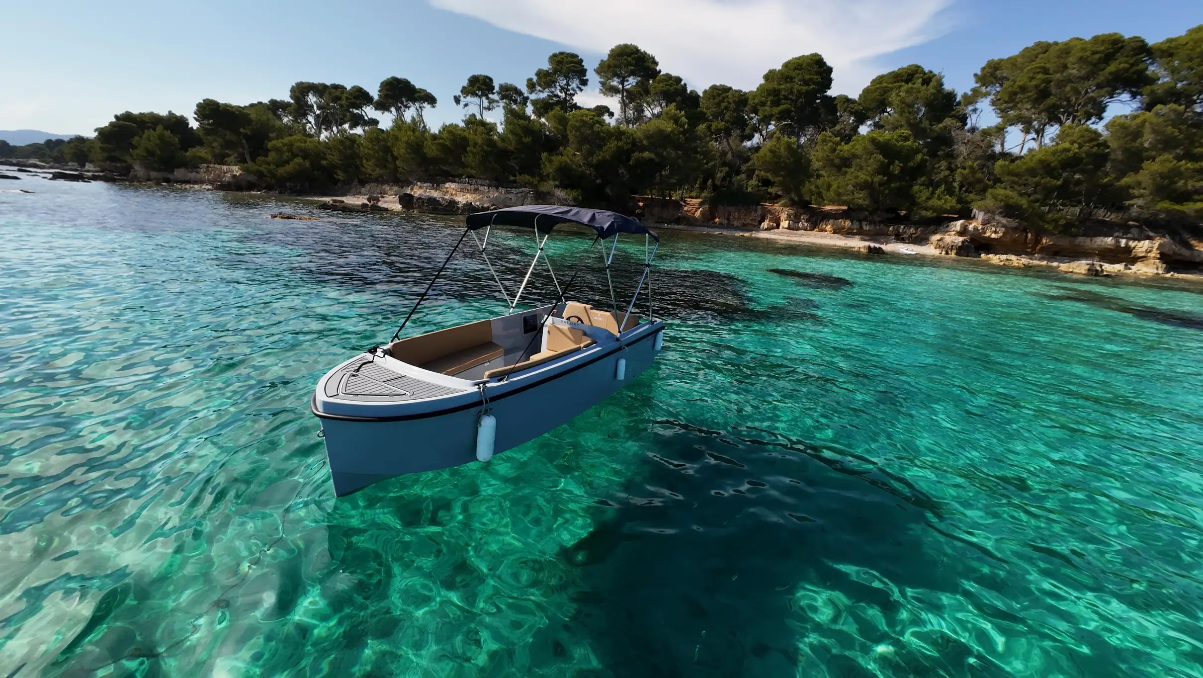 Excursion en bateau sans permis vers les îles de Lérins CANNES