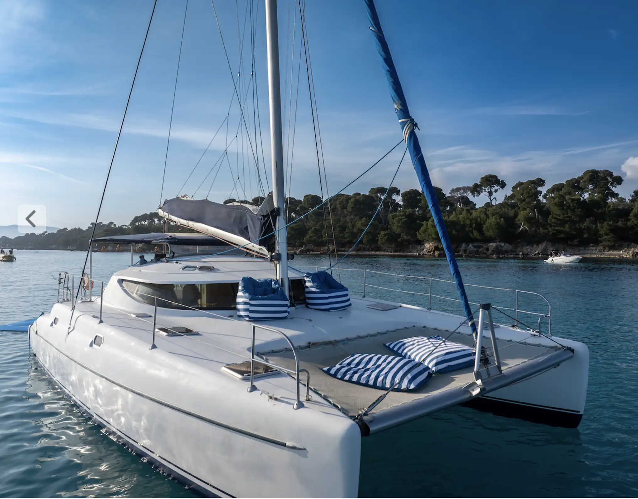 Cannes : Journée découverte en catamaran aux îles de Lérins avec baignade