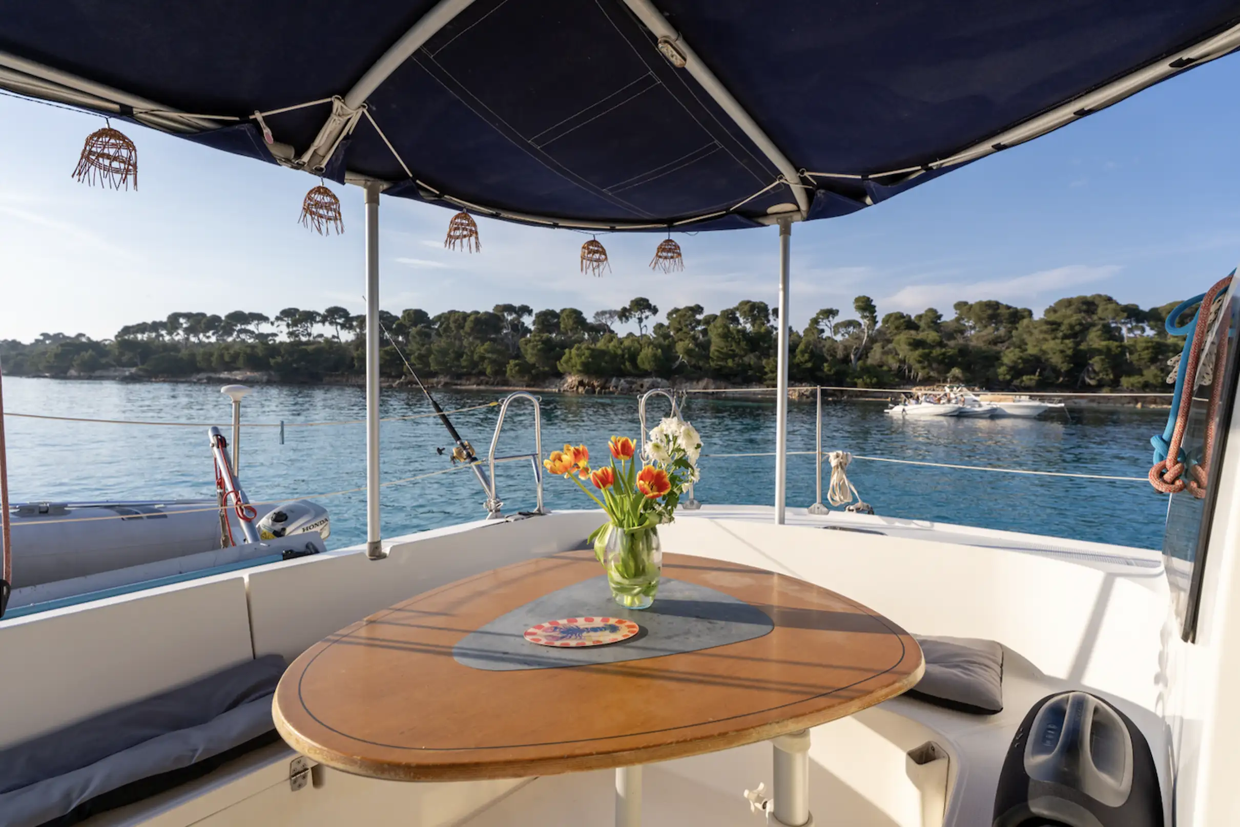 Cannes : Journée découverte en catamaran aux îles de Lérins avec baignade