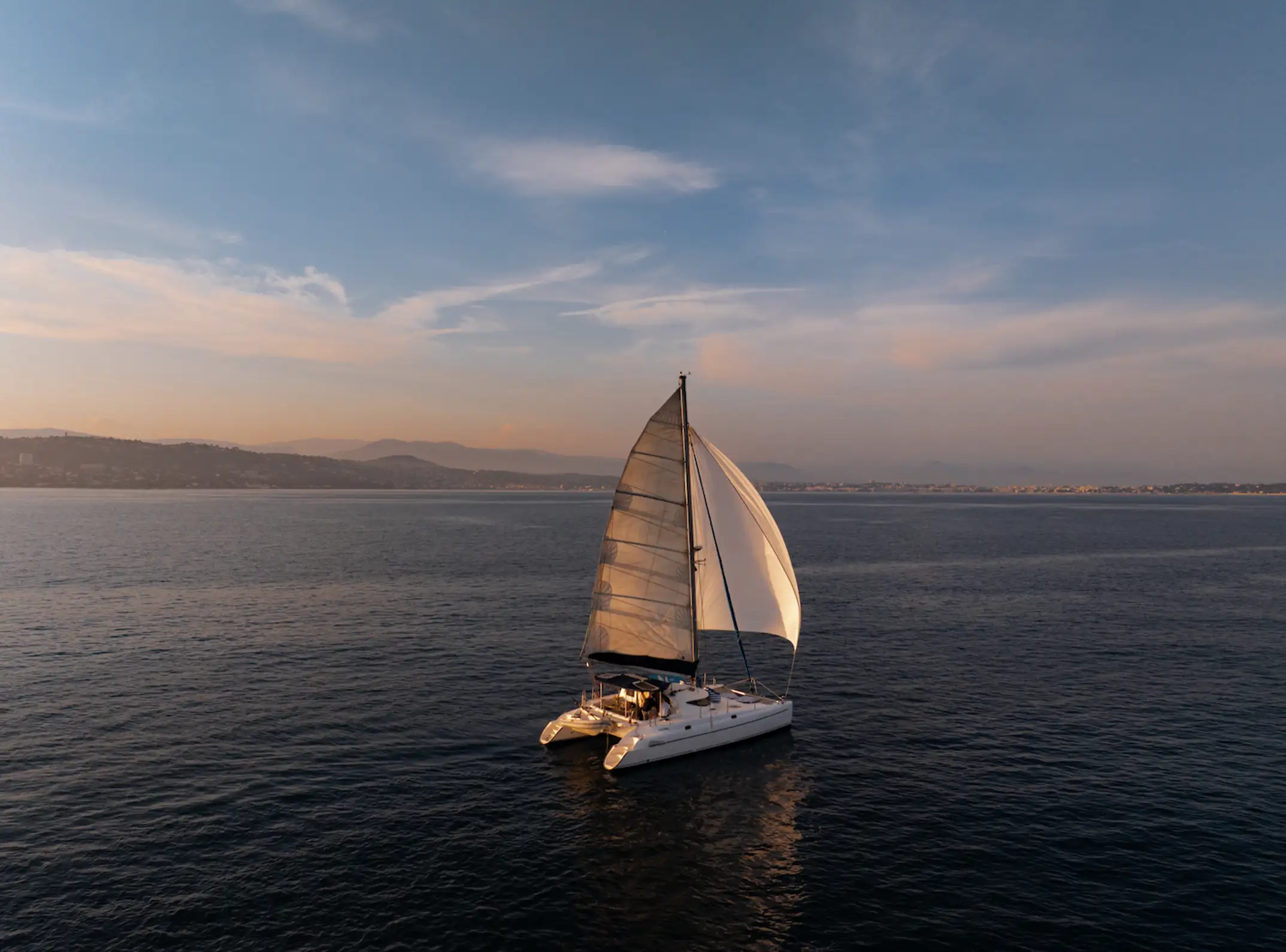 Cannes : Journée découverte en catamaran aux îles de Lérins avec baignade