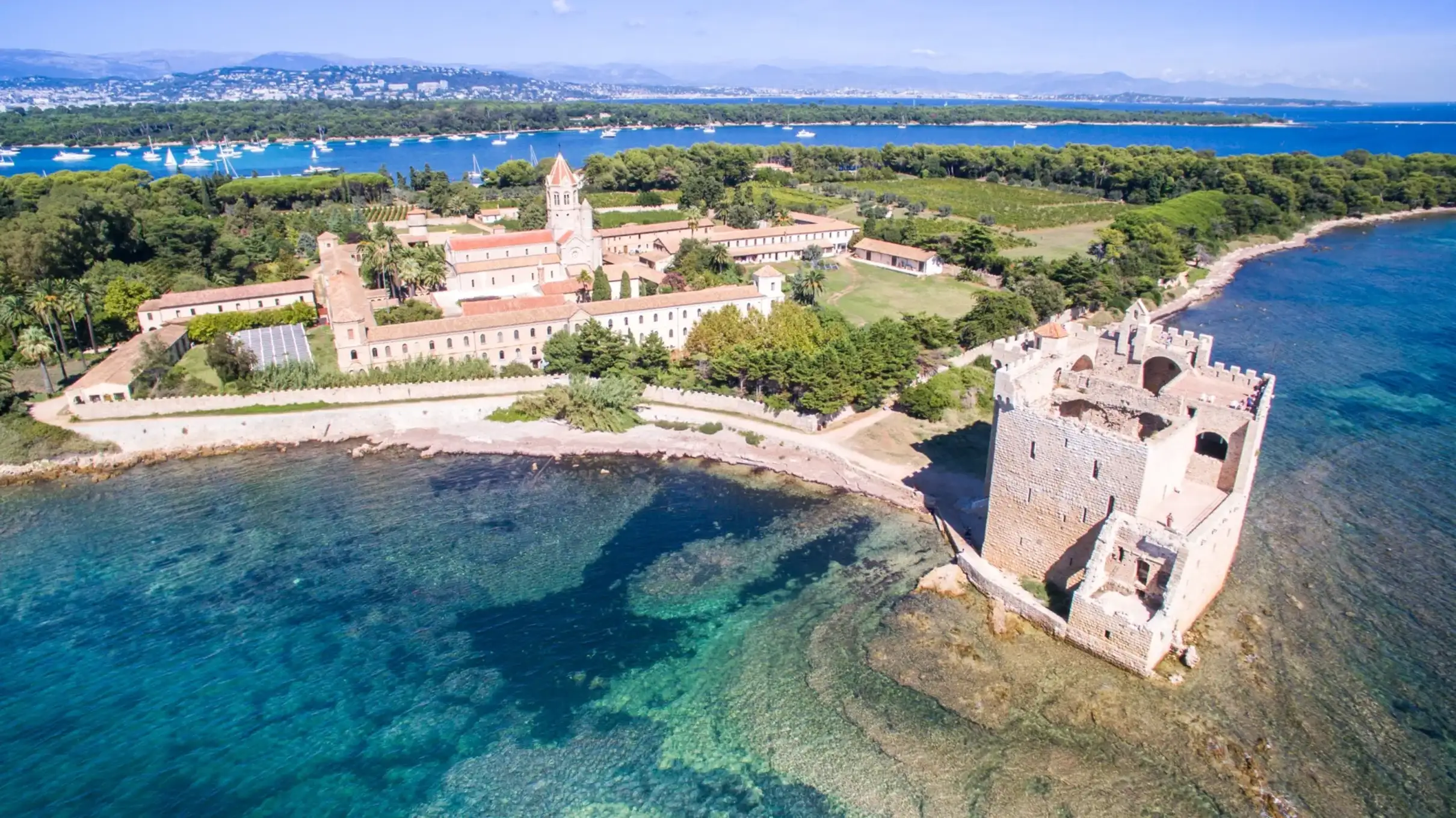Balade en bateau privé aux îles de Lérins