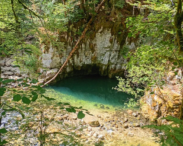 Le Trou Bleu
