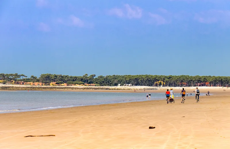 Plage des Pins de Cordouan